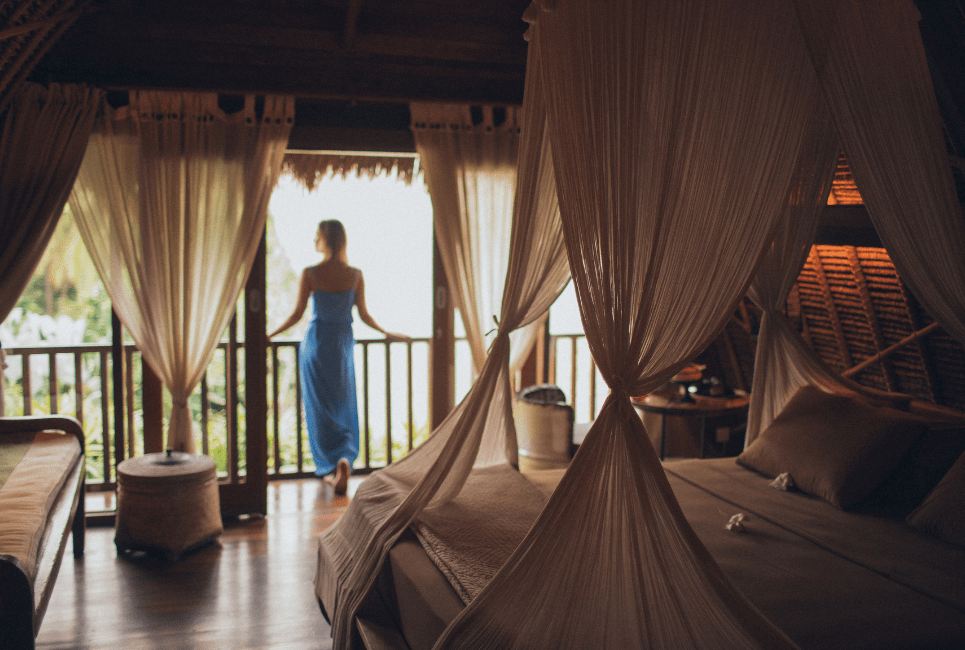 Best Canopy Bed Curtains: How to Find the Right One? - Just Blinds 'n Curtains