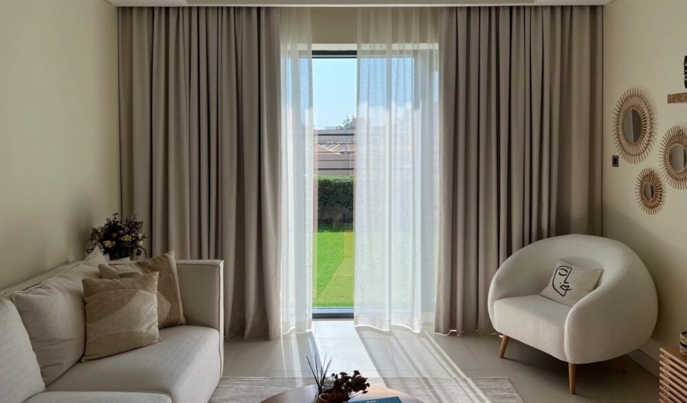 Can Overlay Curtains Work for Blackout or Privacy? How to Choose the Right Layering Setup