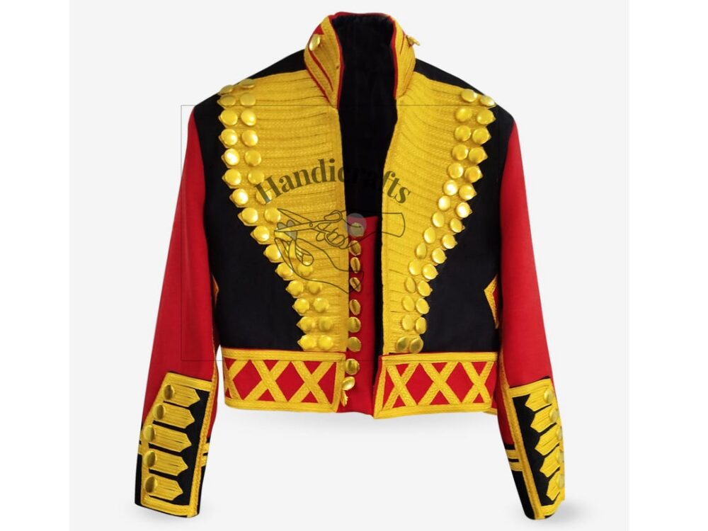 How to Create a Michael Jackson Military Costume on a Budget