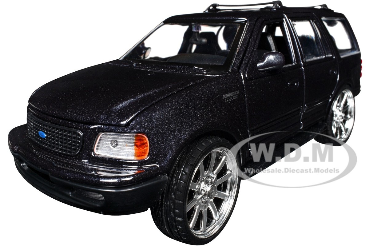 2000 FORD EXPEDITION XLT BLACK METALLIC 1/24 DIECAST MODEL CAR BY MOTORMAX 73280