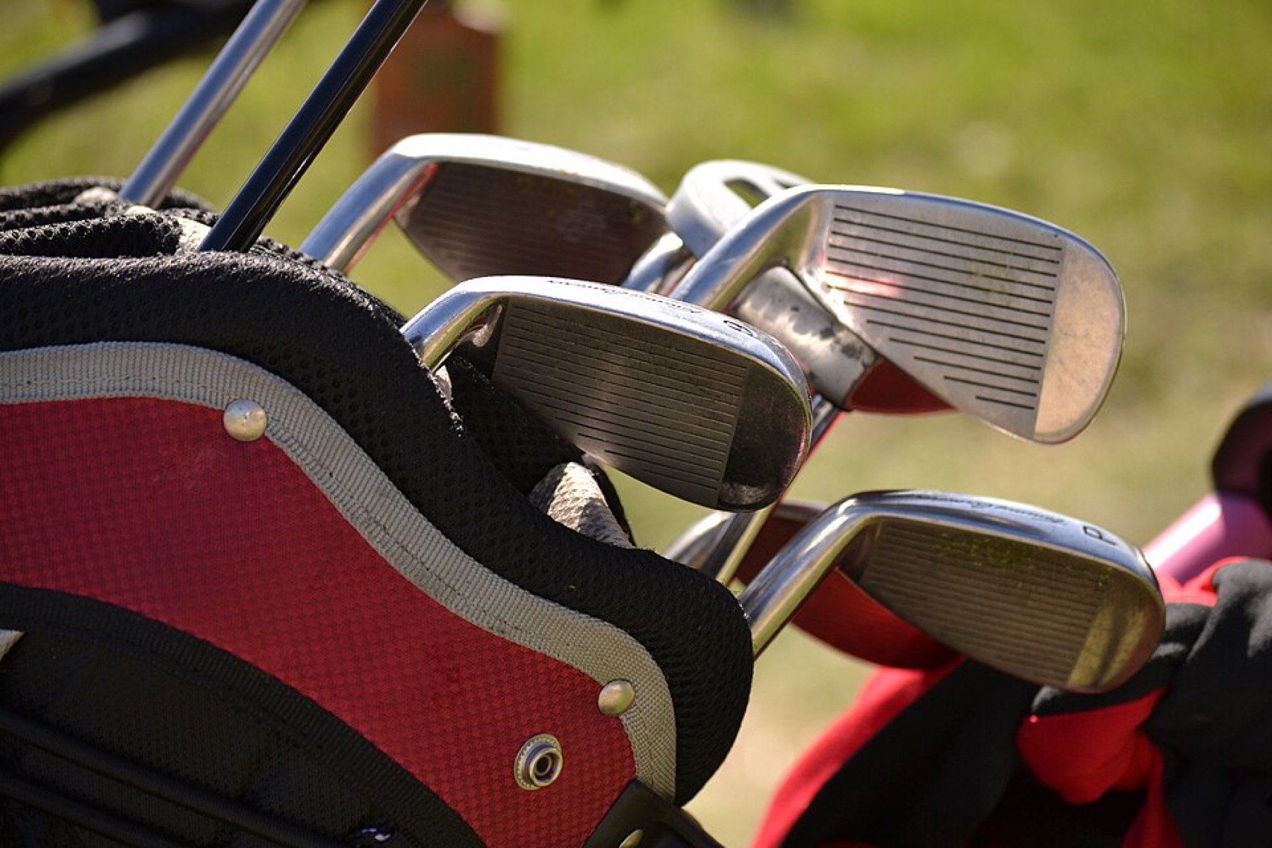 A golf bag with multiple clubs, the kind of gear Canadian buyers often source across borders on eBay