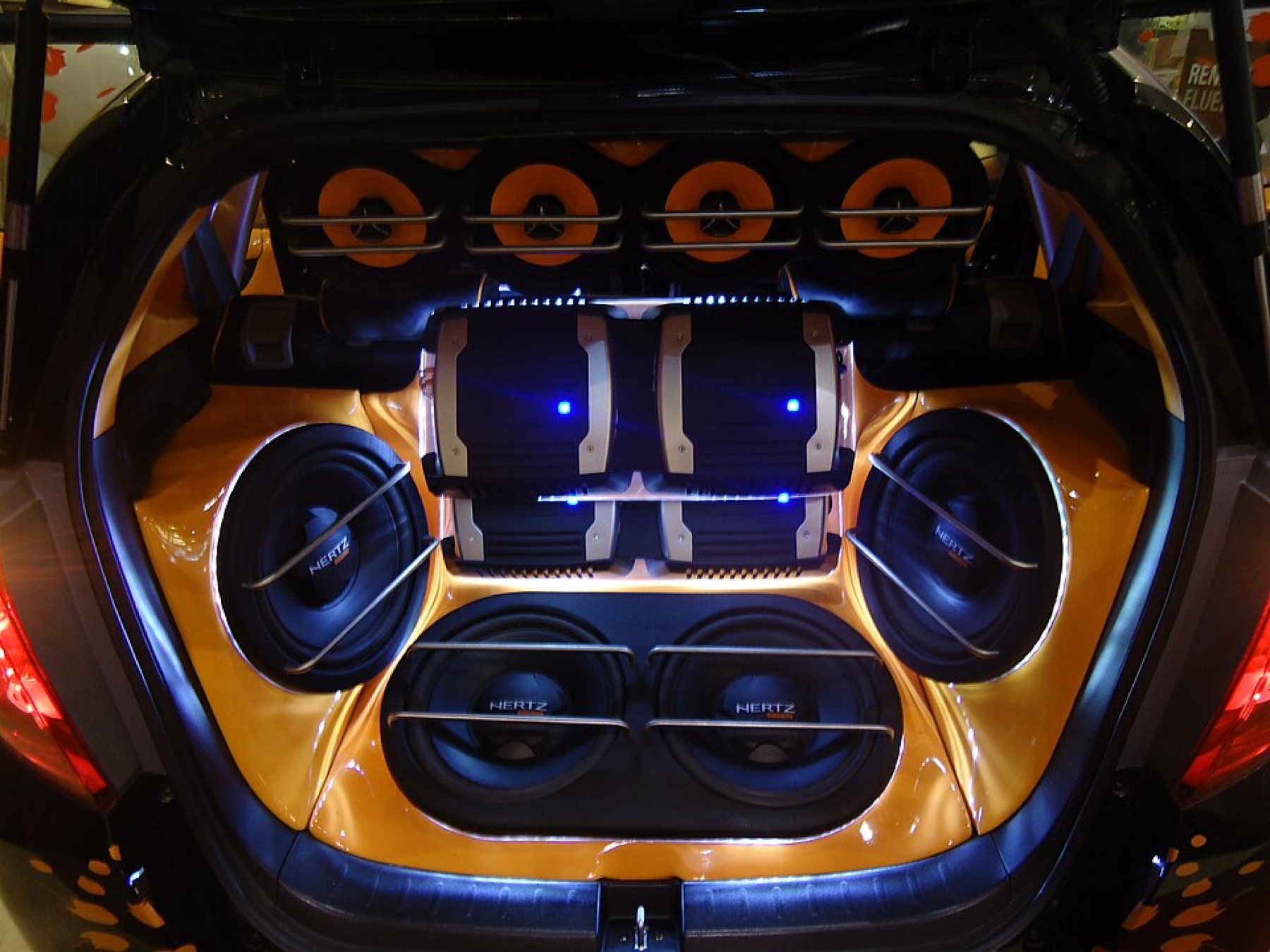 Honda dashboard car audio system with aftermarket unit installed