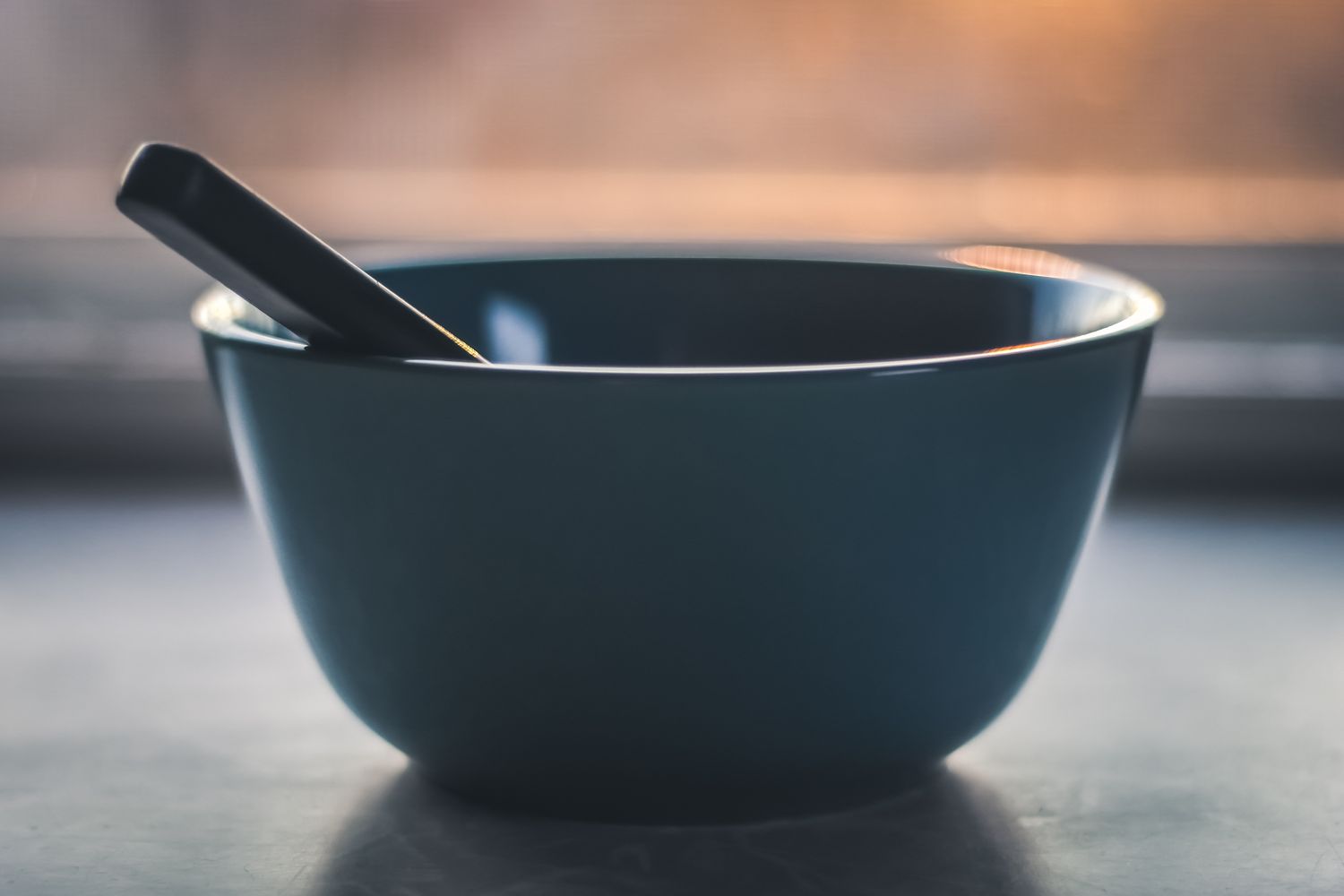 Online sourcing scene illustrating 16 oz bowls
