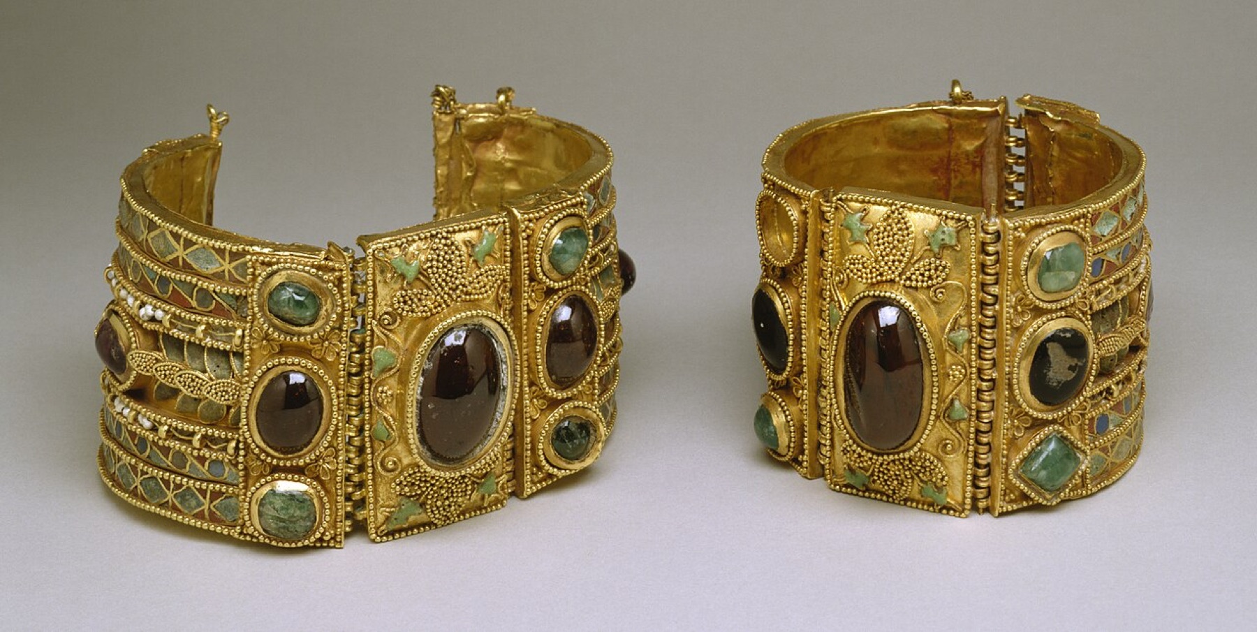 Display of bracelets from a museum collection, illustrating higher-end bracelet tiers that suit curated or boutique channels.