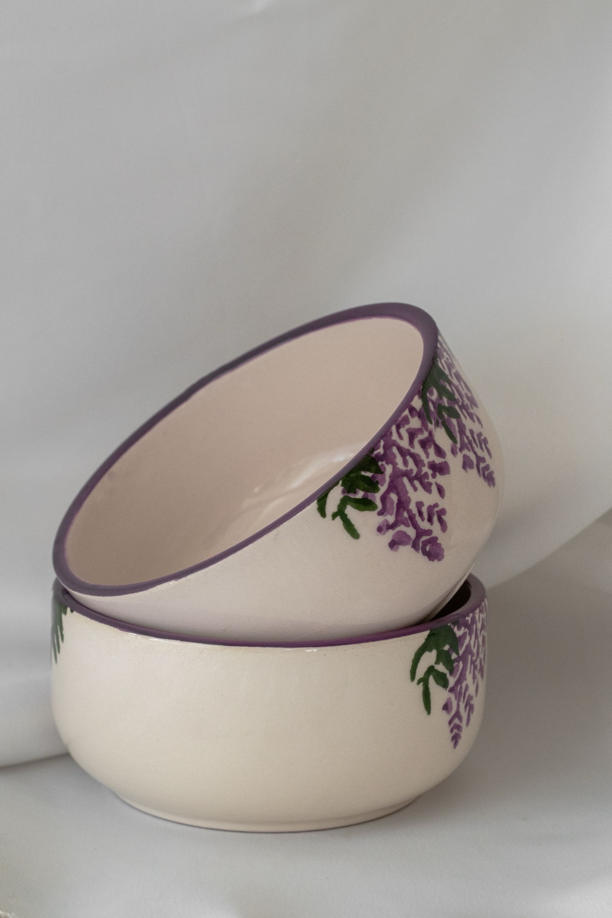 Assorted disposable bowls suggesting sourcing options