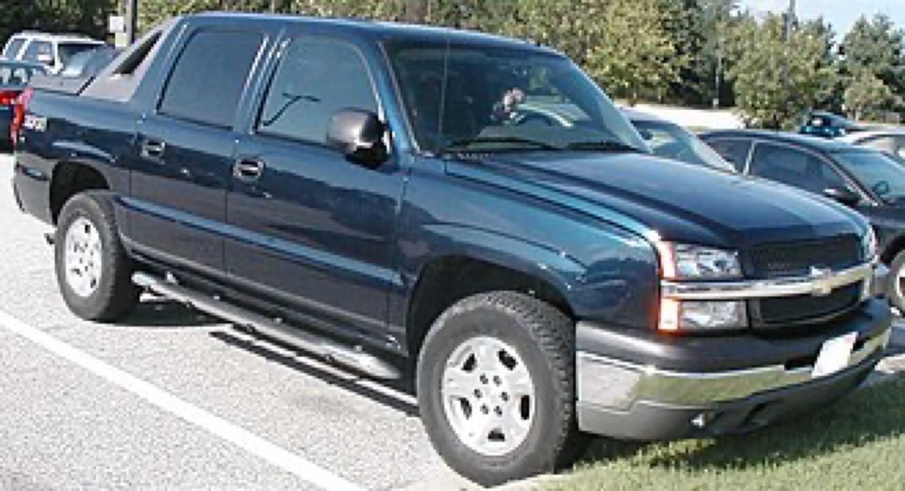 Second-generation Chevrolet Avalanche exterior, parked