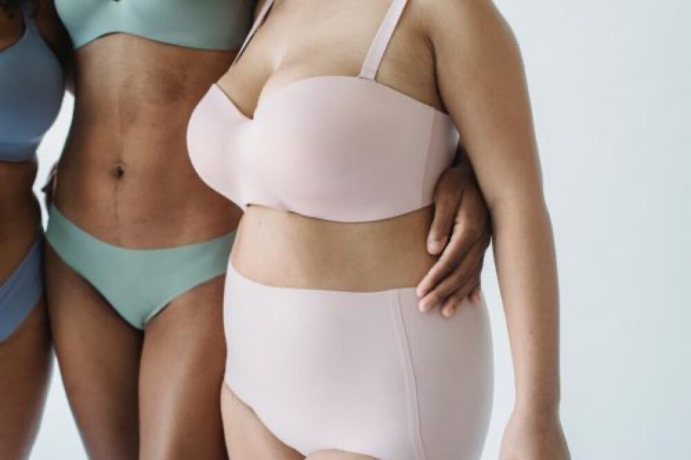 Online sourcing scene illustrating how to find lingerie wholesale and manufacturing on DHgate