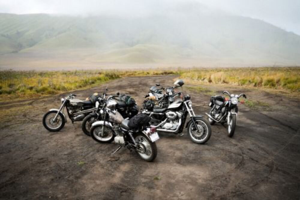 Online sourcing scene illustrating Motofrugals and Motorcycle Deals