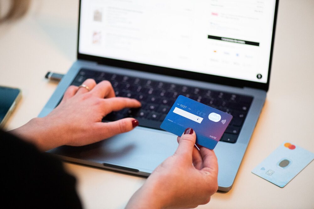 ShopBack vs TopCashback Australia comparison for an eligible online shopping checkout