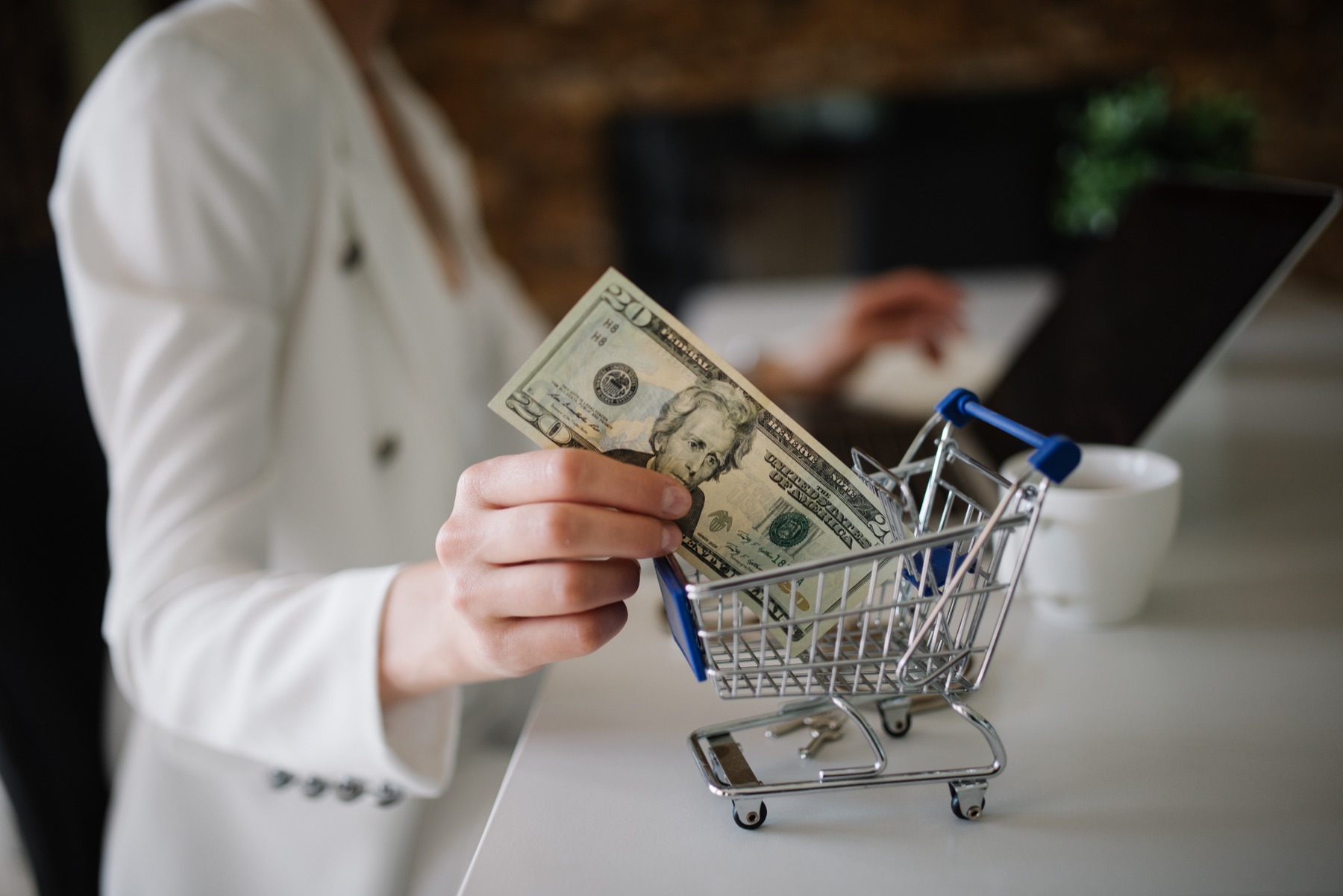 Online shopping illustration representing multiple platforms