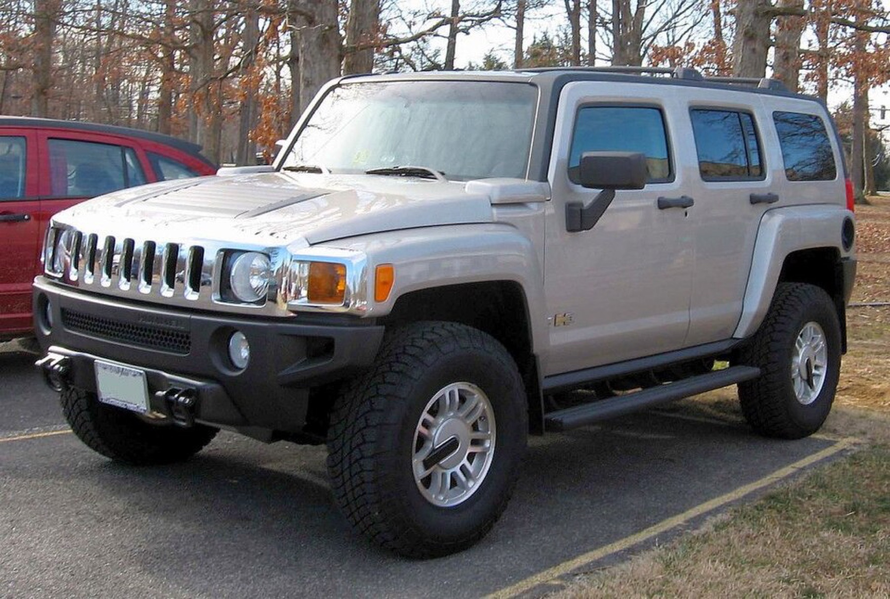 Hummer H3 hood and vent area