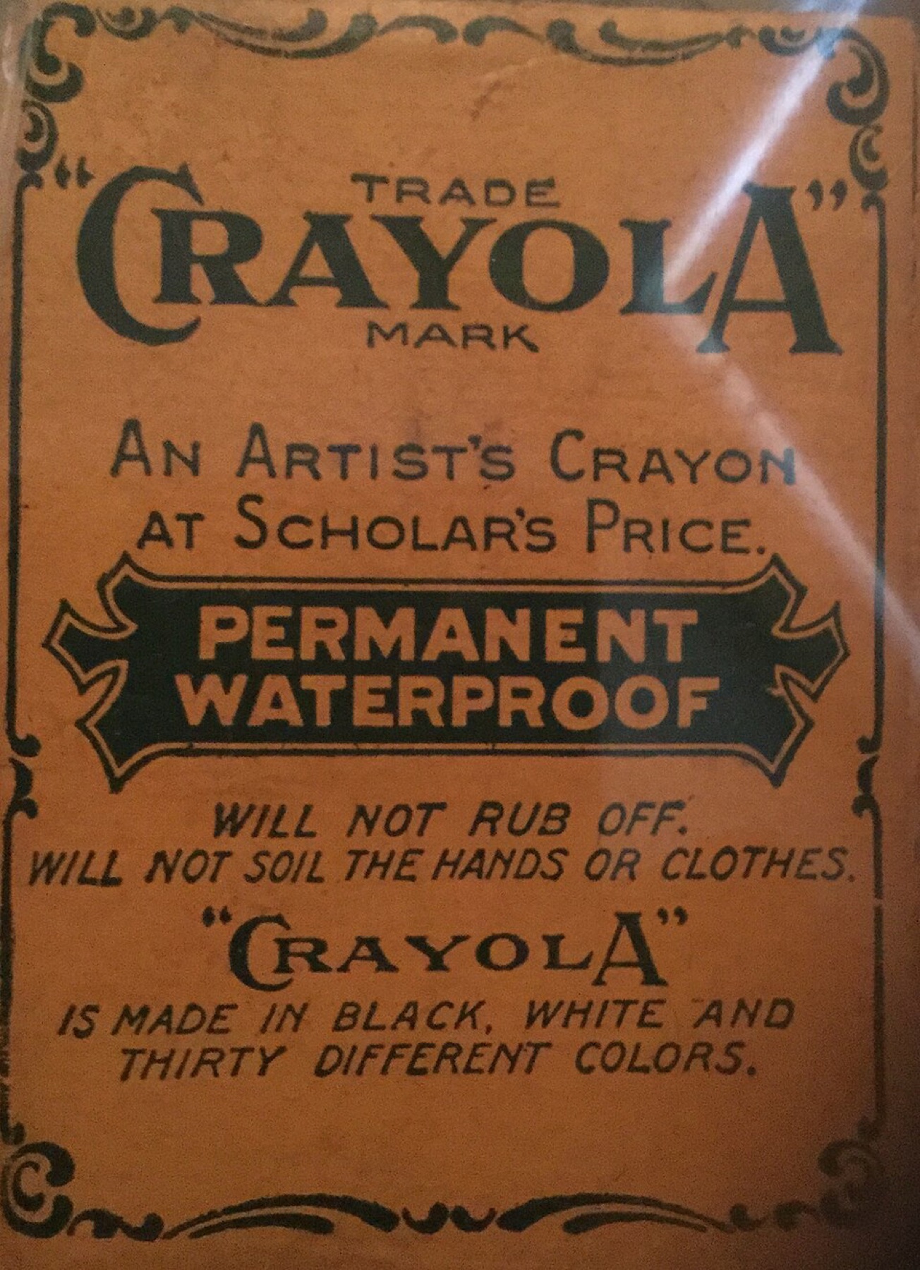 Vintage Crayola six-crayon box showing branded packaging