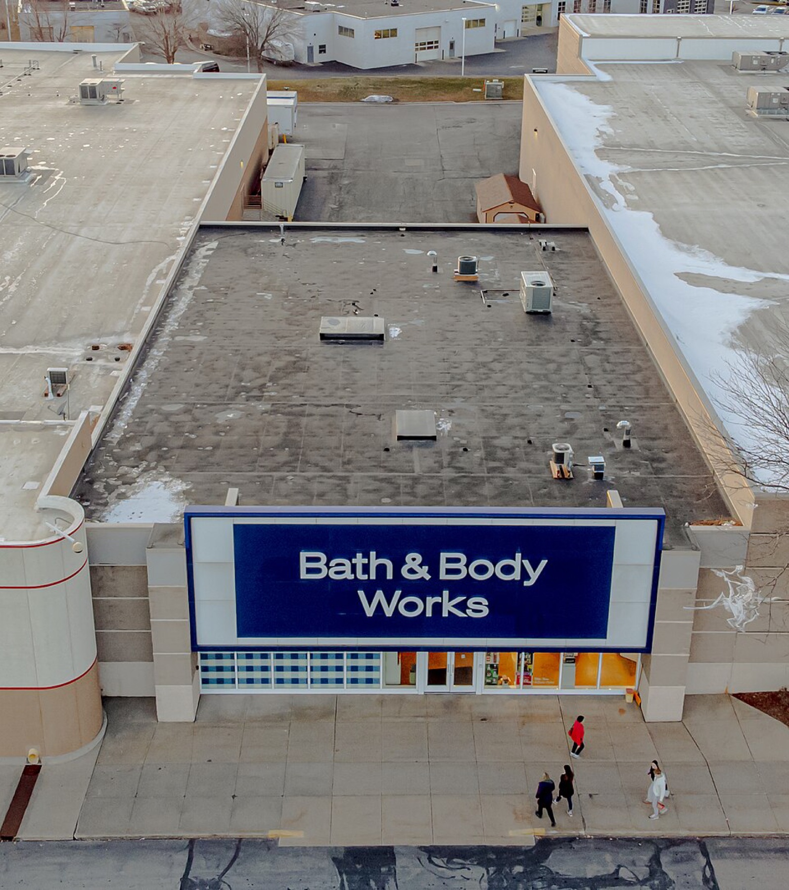 Bath & Body Works storefront with product displays