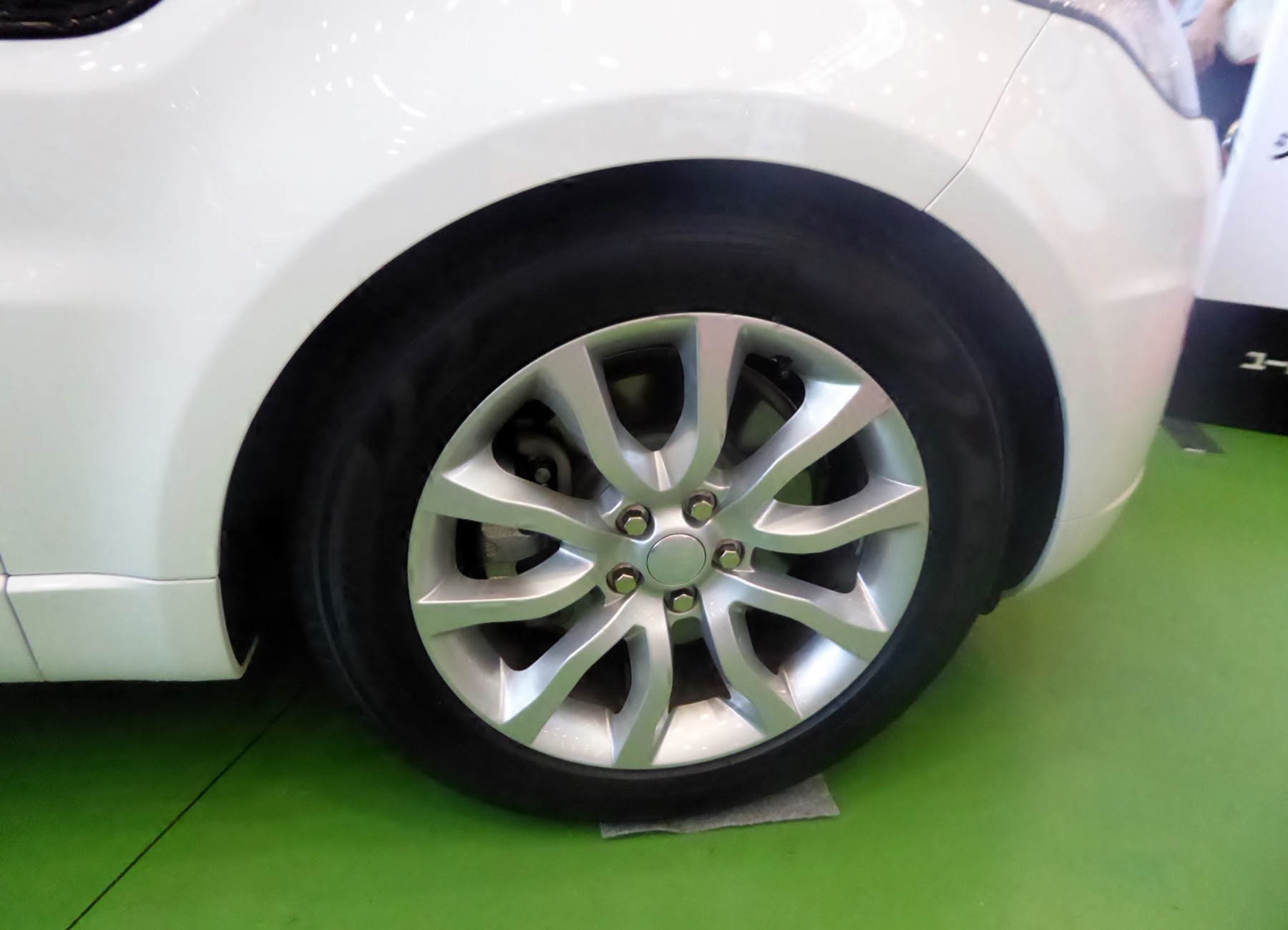 Range Rover Sport alloy wheel and tire close-up